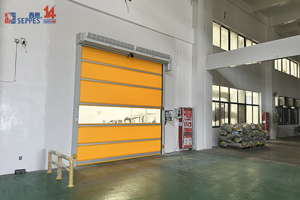 食品饮料车间痛点速解：快速卷帘门，密闭防尘还便捷